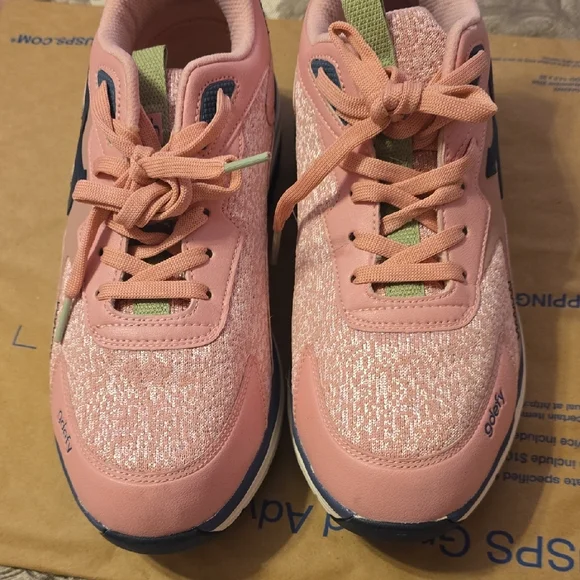 GDEFY Women's Pink‎ Athletic Shoes - Picture 5 of 5